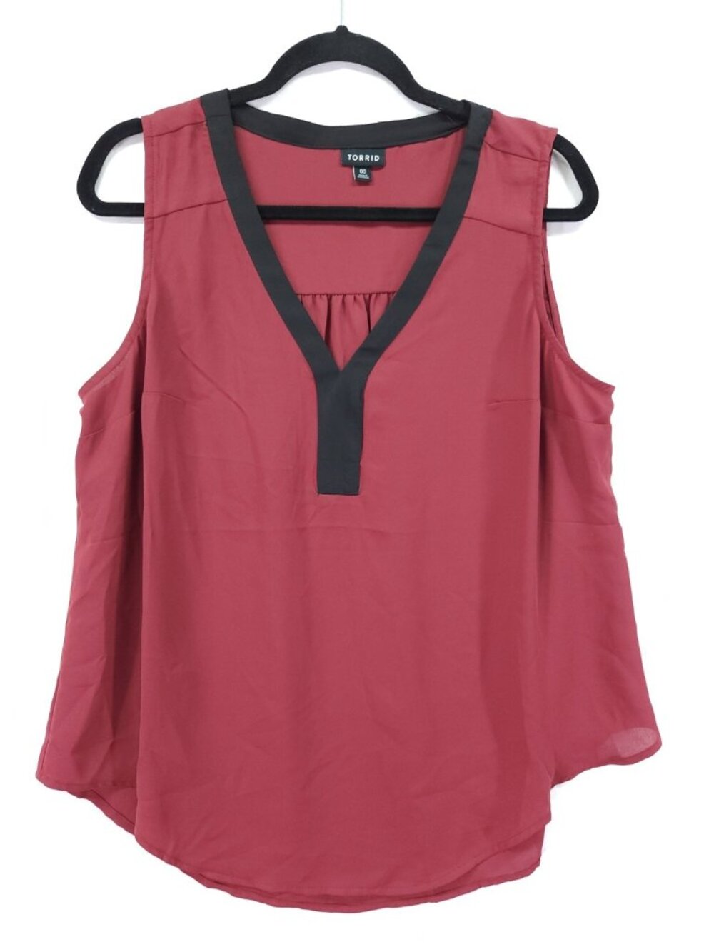 Torrid Womens Size 00 Burgundy  Black Trim V-Neck Sleeveless Blouse Tank Top